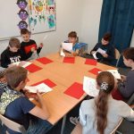 Kreatywne przygotowania kl. IV do Święta Niepodległości